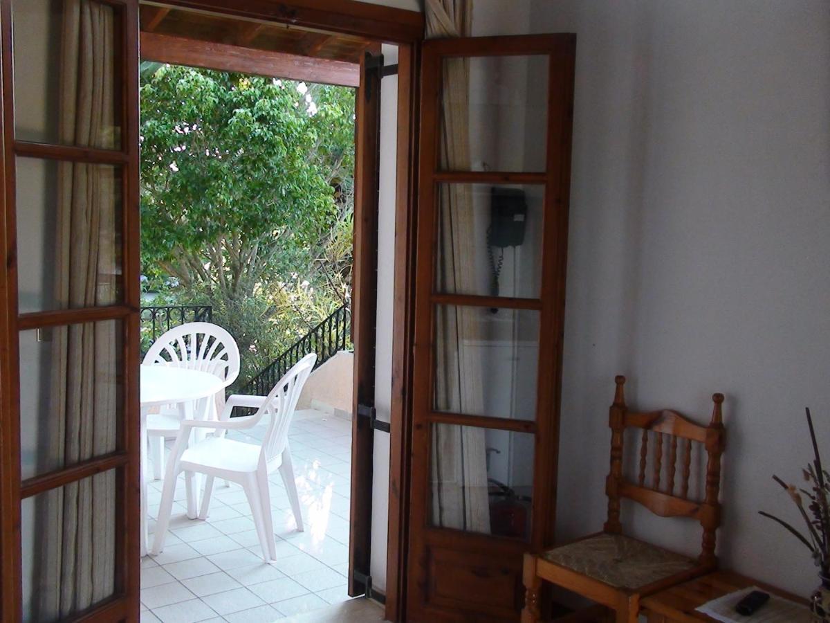 Baha-Ammes Apartamento Svoronata Exterior foto